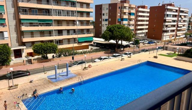 Appartement - Herverkoop - Torrevieja - Punta Prima