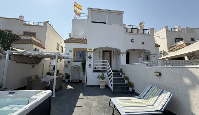 Chalet - Venta - Orihuela Costa - La Zenia