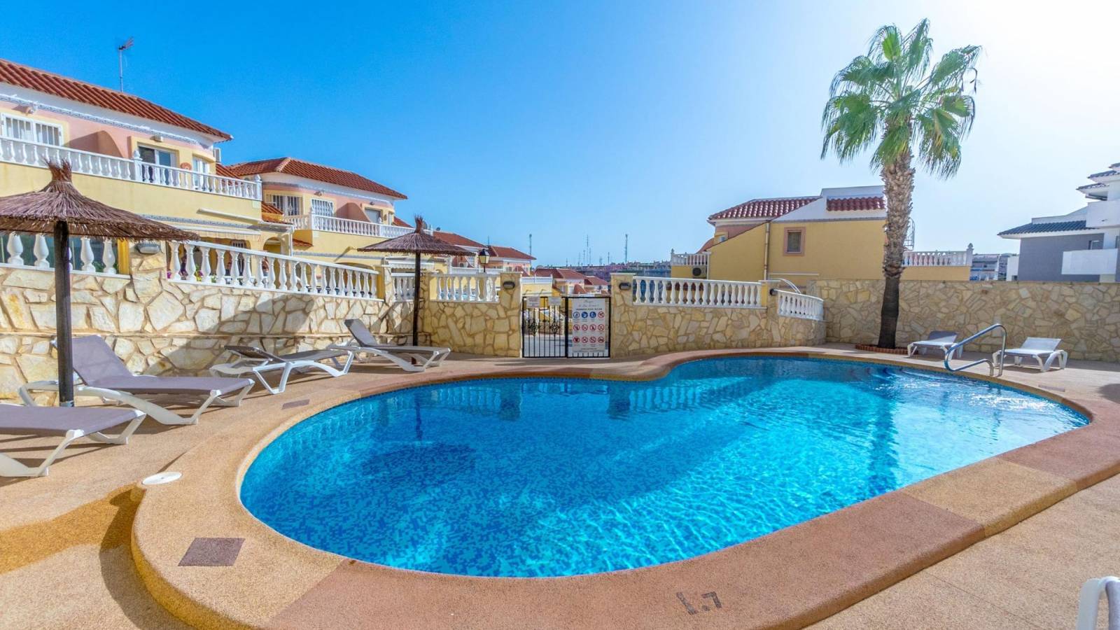 Herverkoop - Terraced house - Orihuela Costa - Las Filipinas