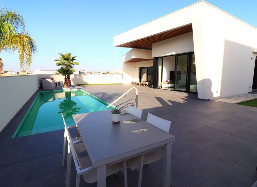 Herverkoop - Villa - Formentera del Segura - Euroroda