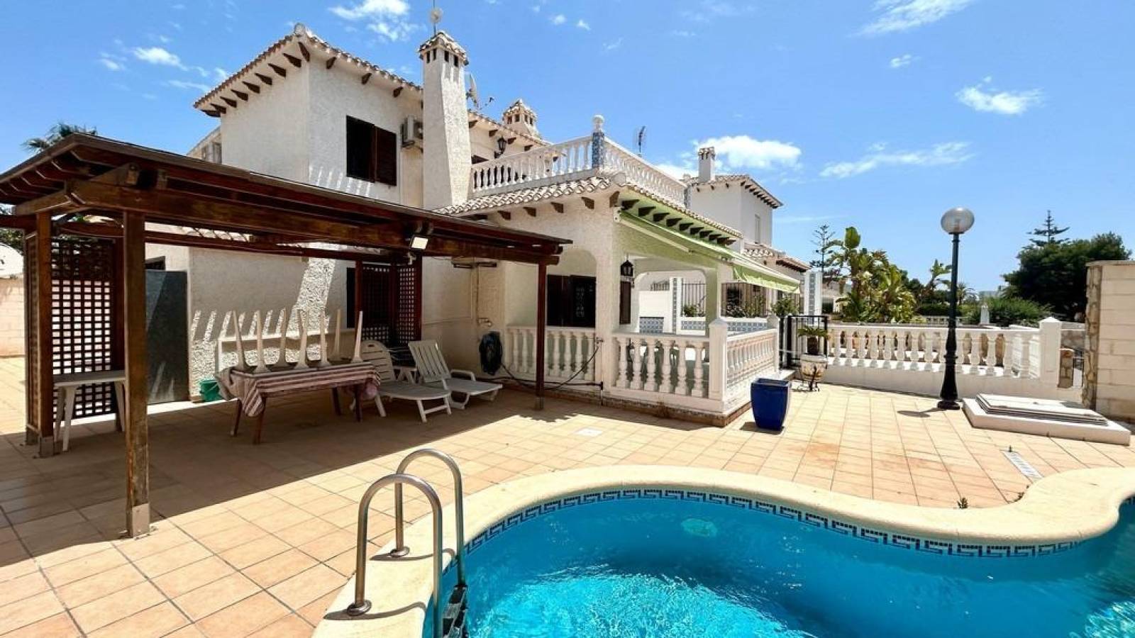 Herverkoop - Villa - Orihuela Costa - La Zenia