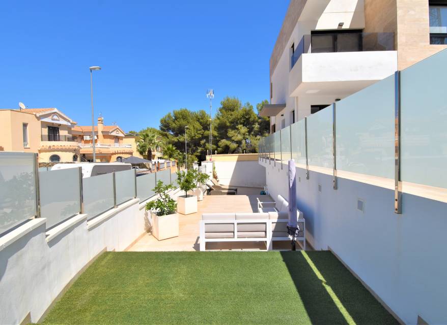 Herverkoop - Villa - Orihuela Costa - Villamartín