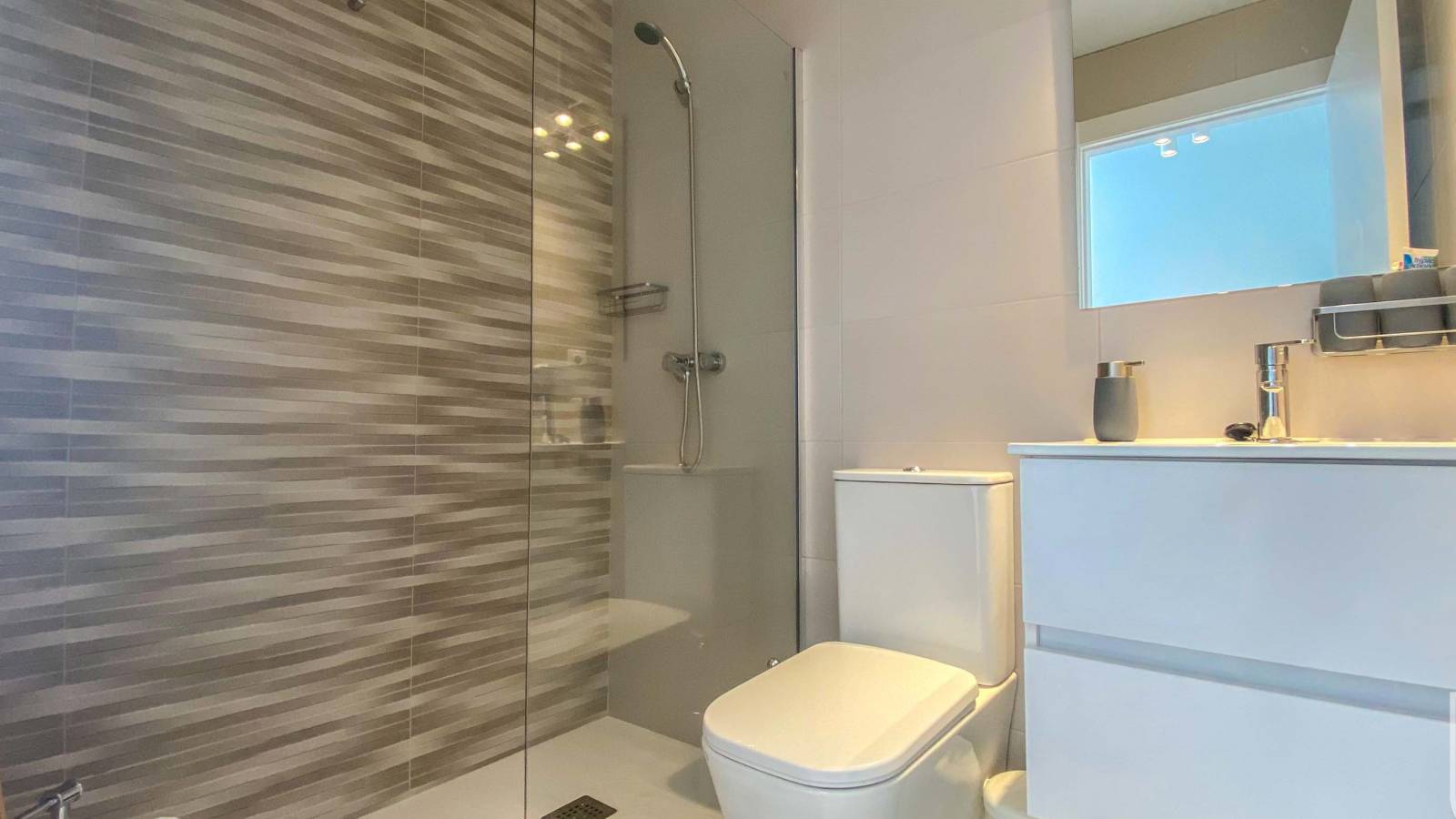 Neue immoblilien - semi-detached - Los Alcazares
