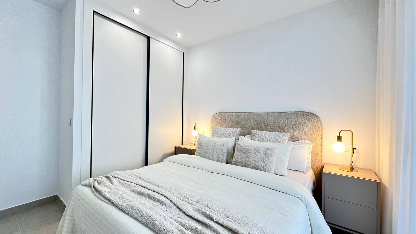 Neue immoblilien - Stadthaus - Benferri