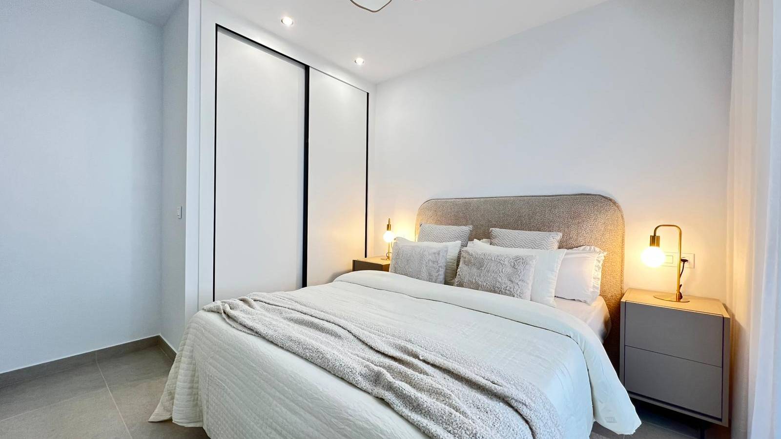 Neue immoblilien - Stadthaus - Benferri