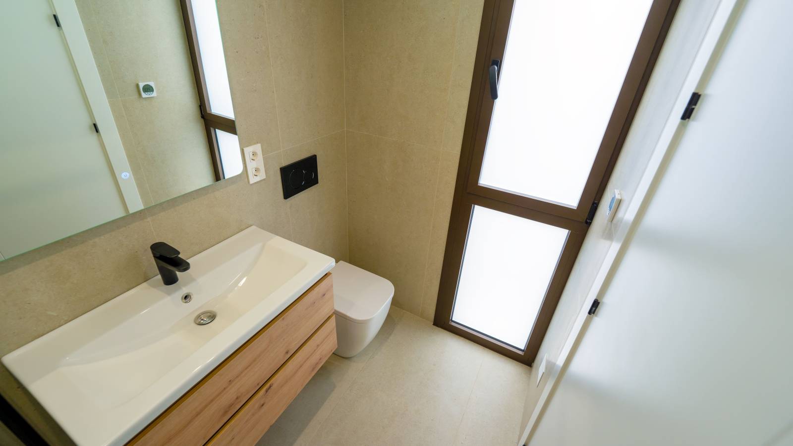 Neue immoblilien - Stadthaus - Heredades