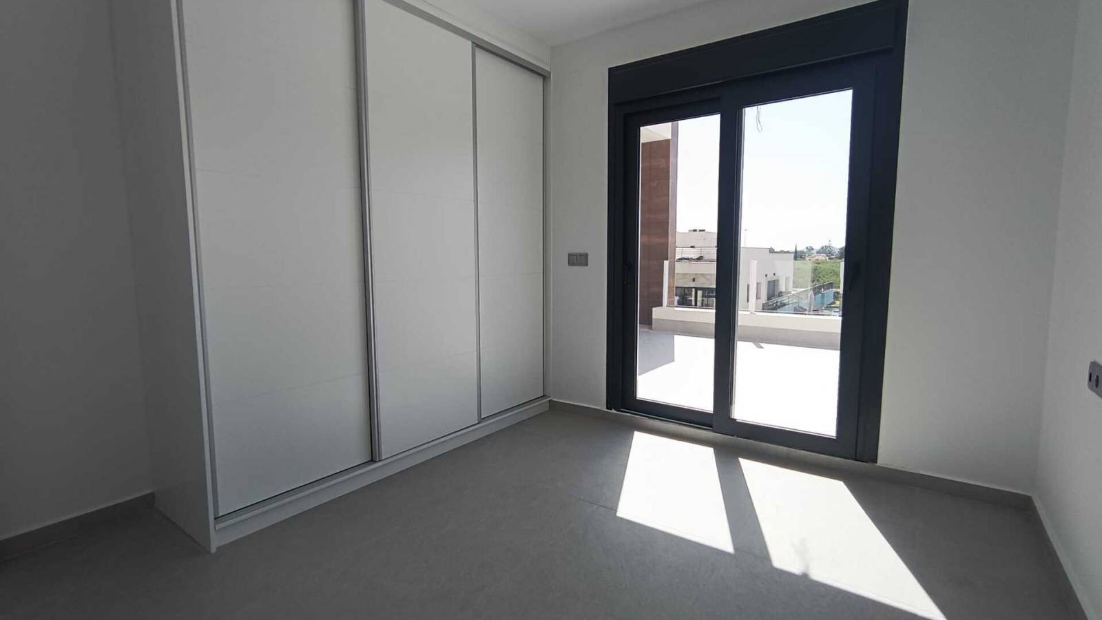 Neue immoblilien - Villa - Daya Nueva