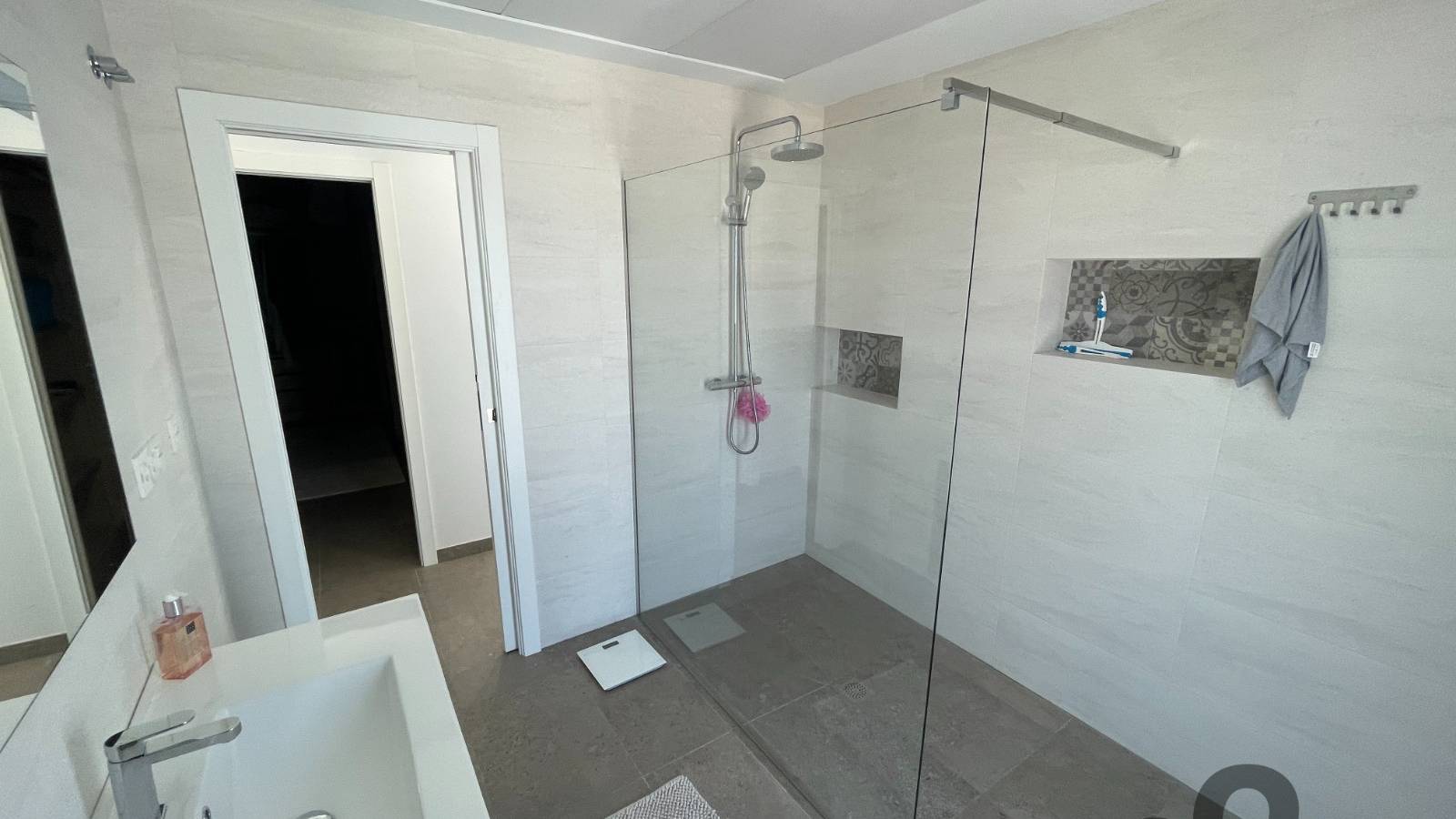 Neue immoblilien - Villa - 