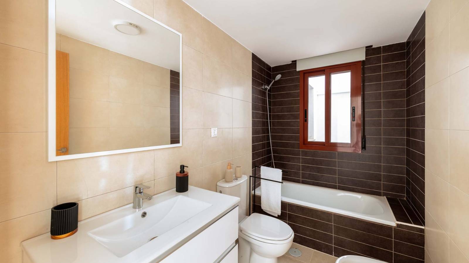 Neue immoblilien - Wohnung - Jerónimo y Avileses