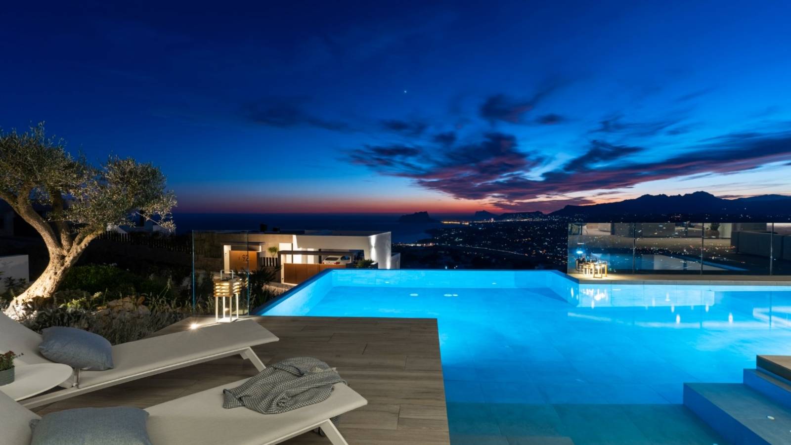 New Build - VILLAS - Cumbre del Sol