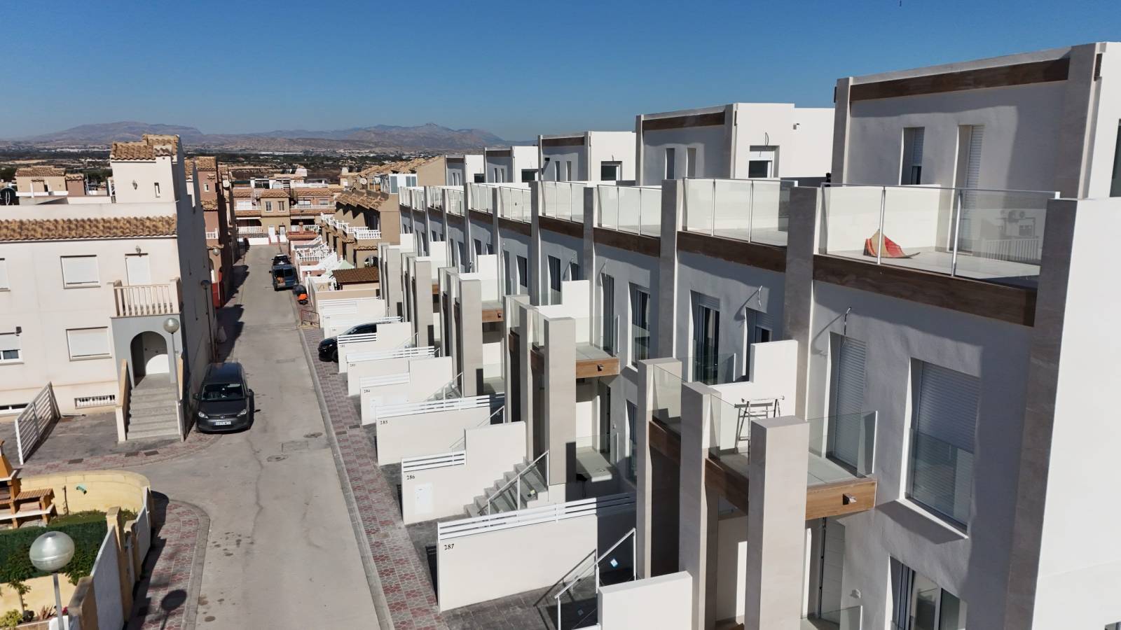 Nowy budynek -  - Gran Alacant