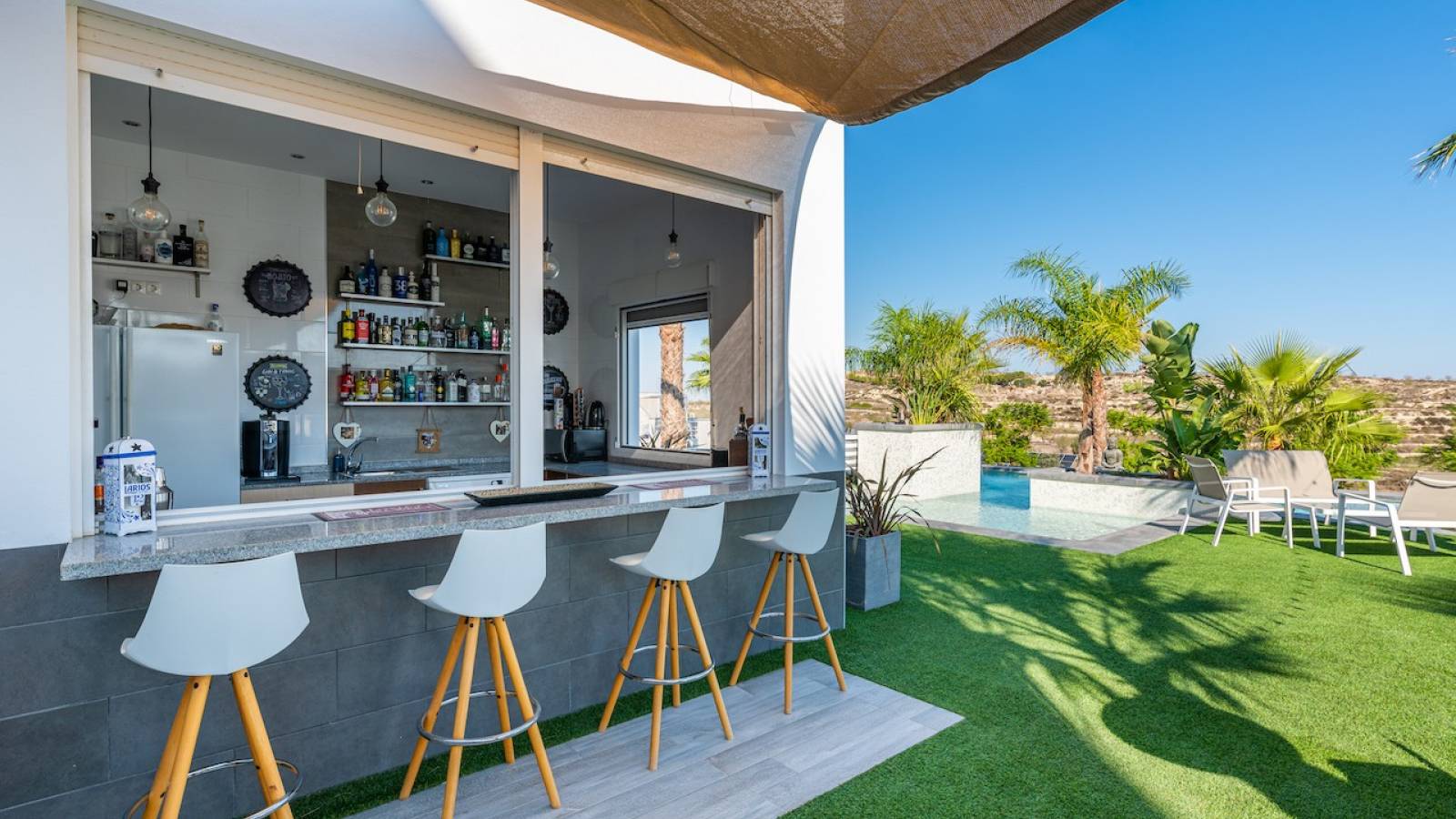 Nowy budynek -  - Orihuela