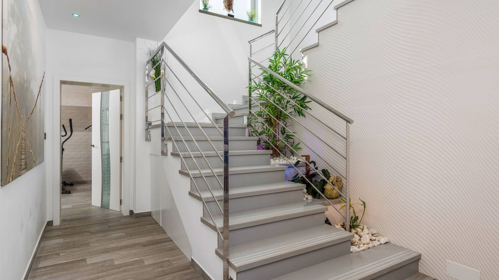 Nowy budynek -  - Orihuela