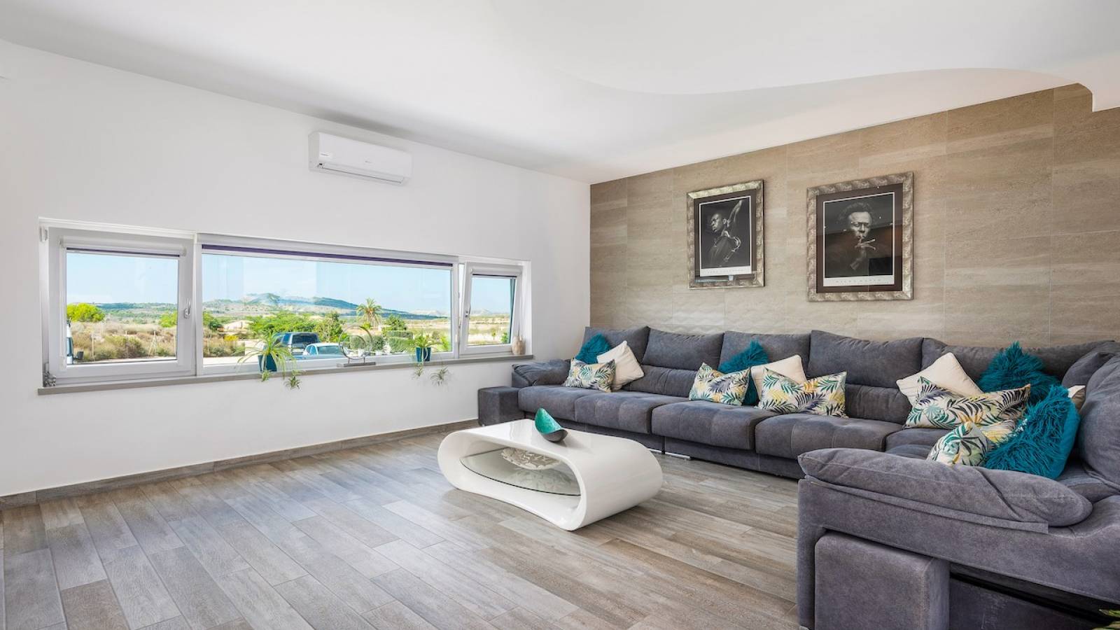 Nowy budynek -  - Orihuela