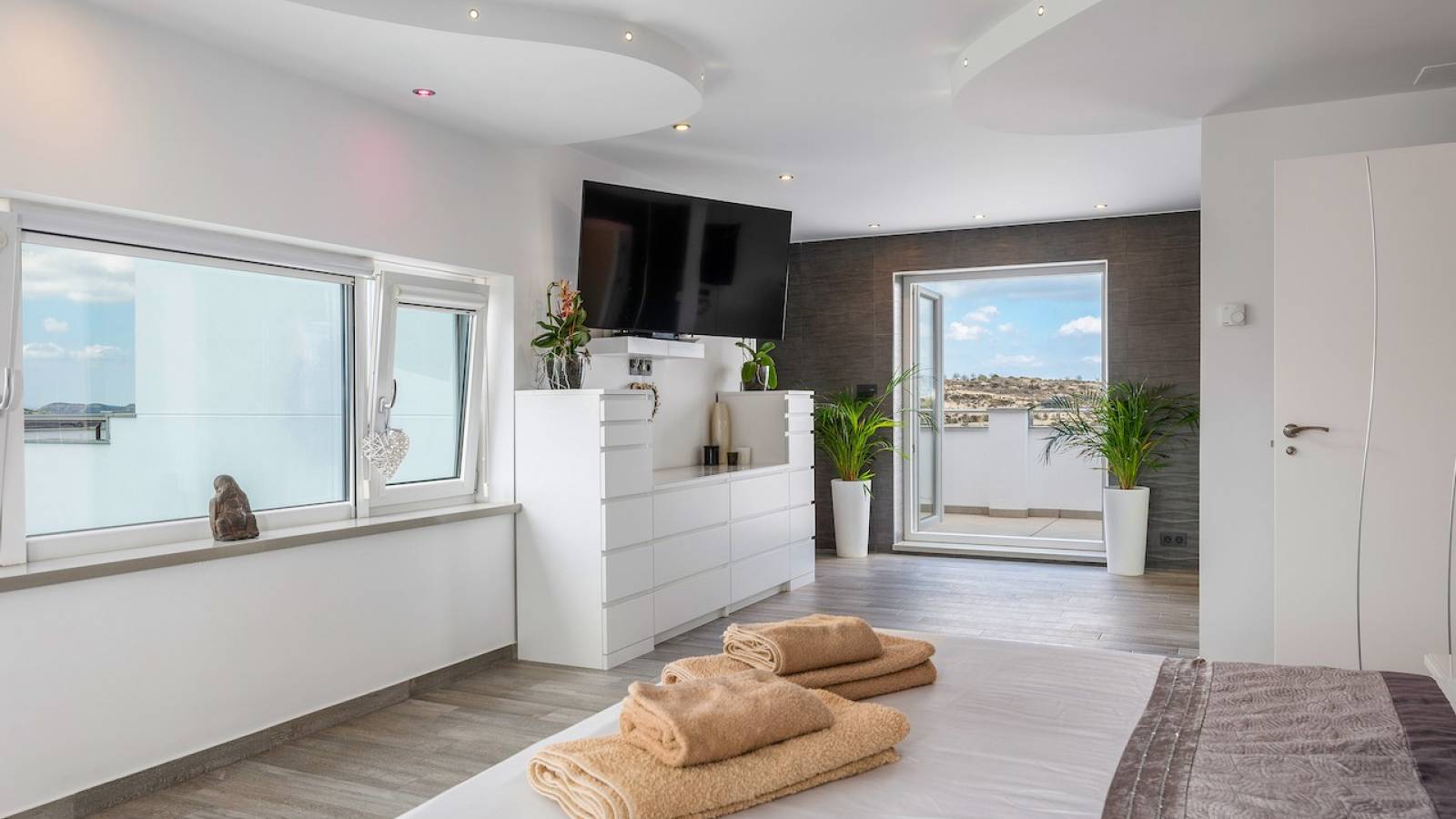 Nowy budynek -  - Orihuela