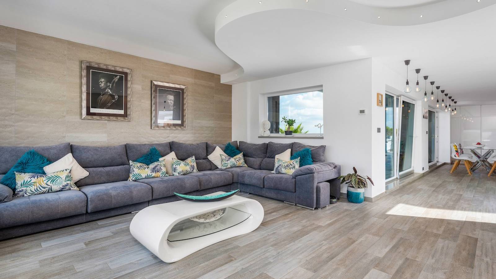 Nowy budynek -  - Orihuela