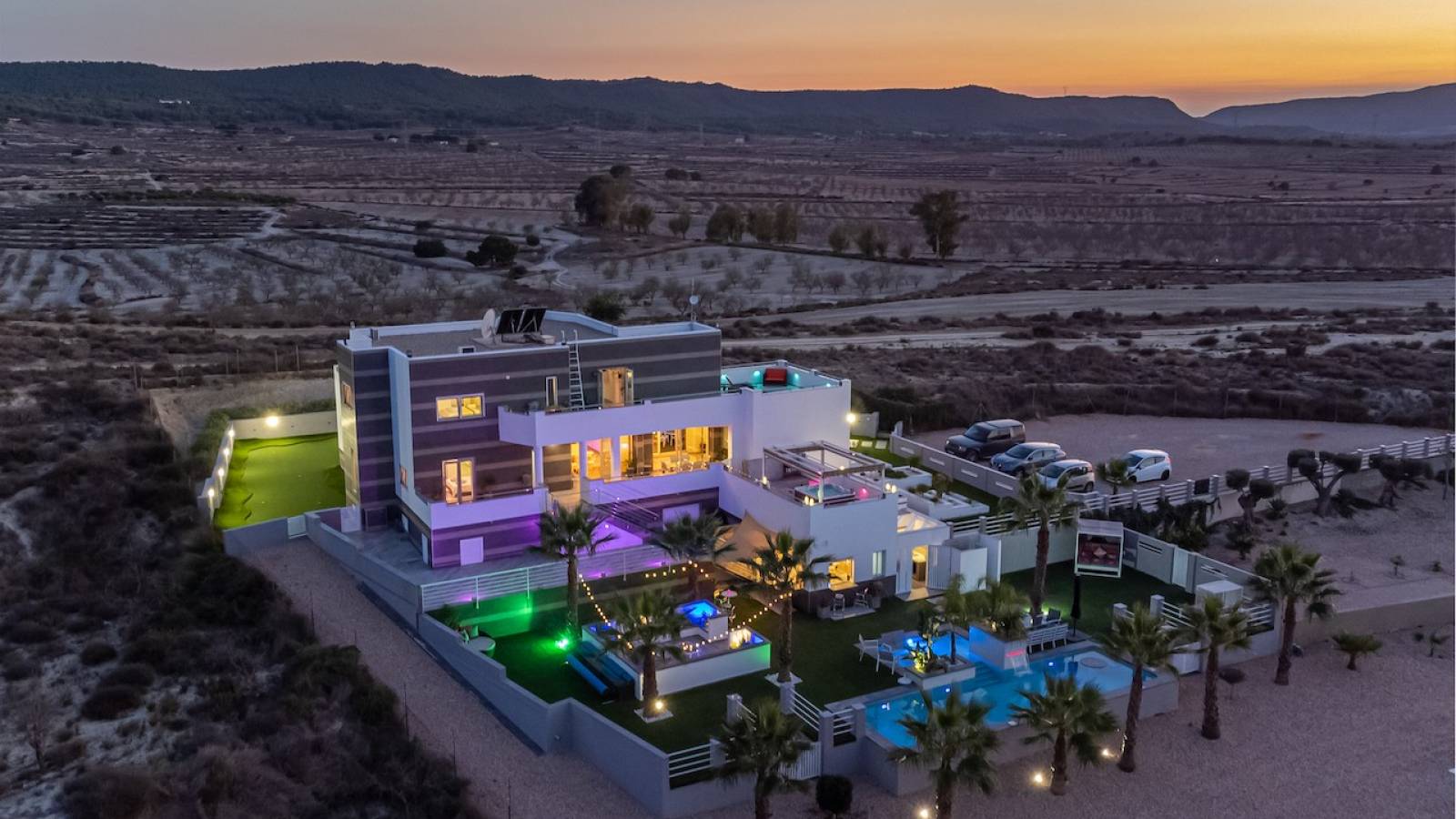 Nowy budynek -  - Orihuela