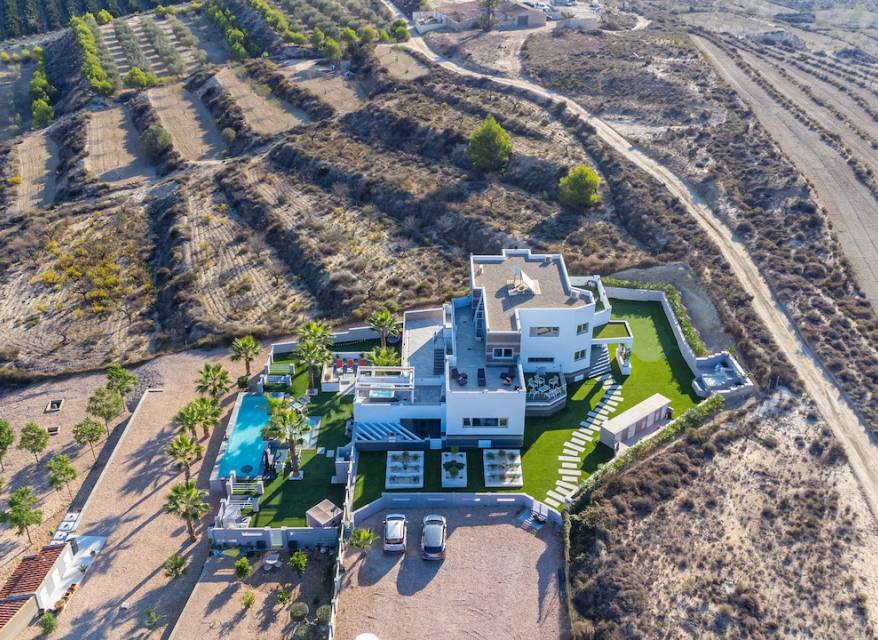 Nowy budynek -  - Orihuela