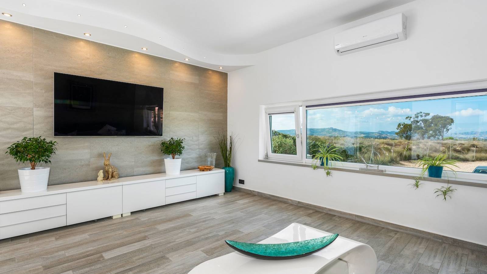 Nowy budynek -  - Orihuela