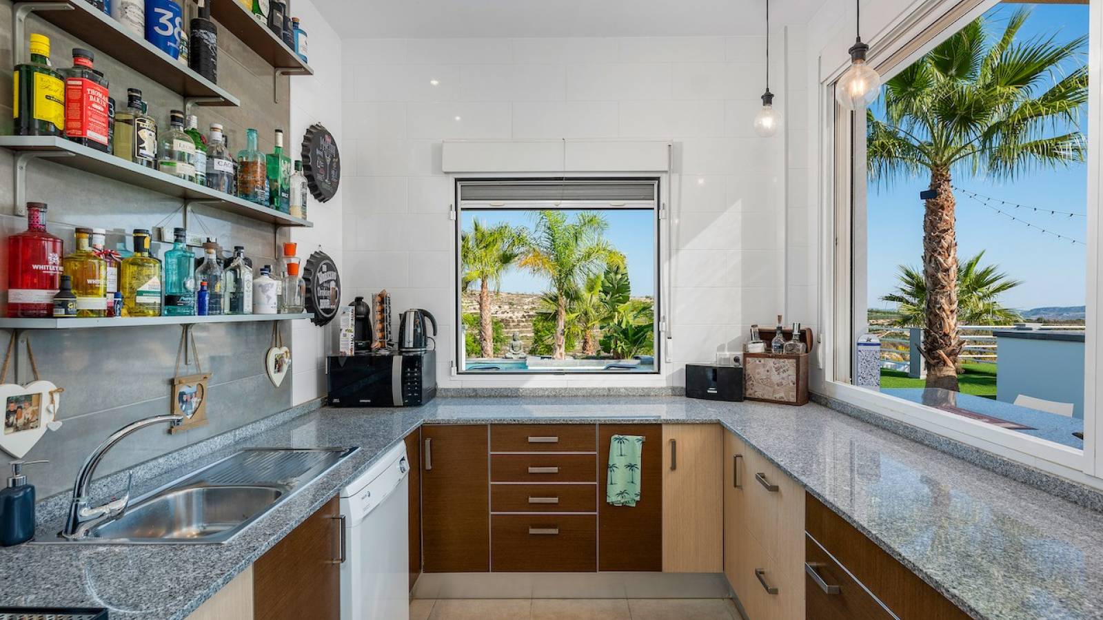 Nowy budynek -  - Orihuela