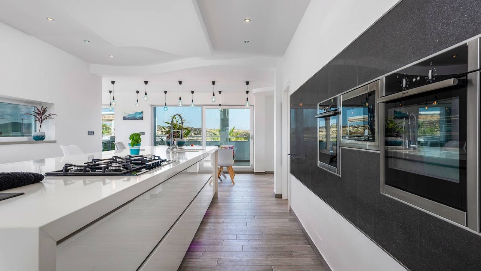 Nowy budynek -  - Orihuela