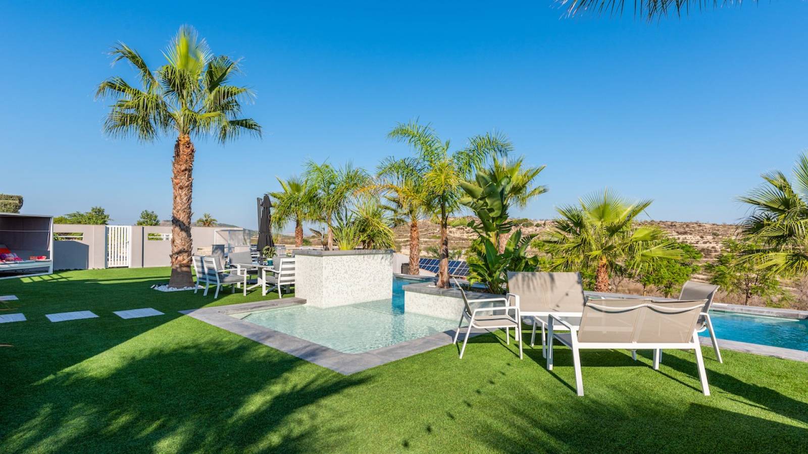 Nowy budynek -  - Orihuela