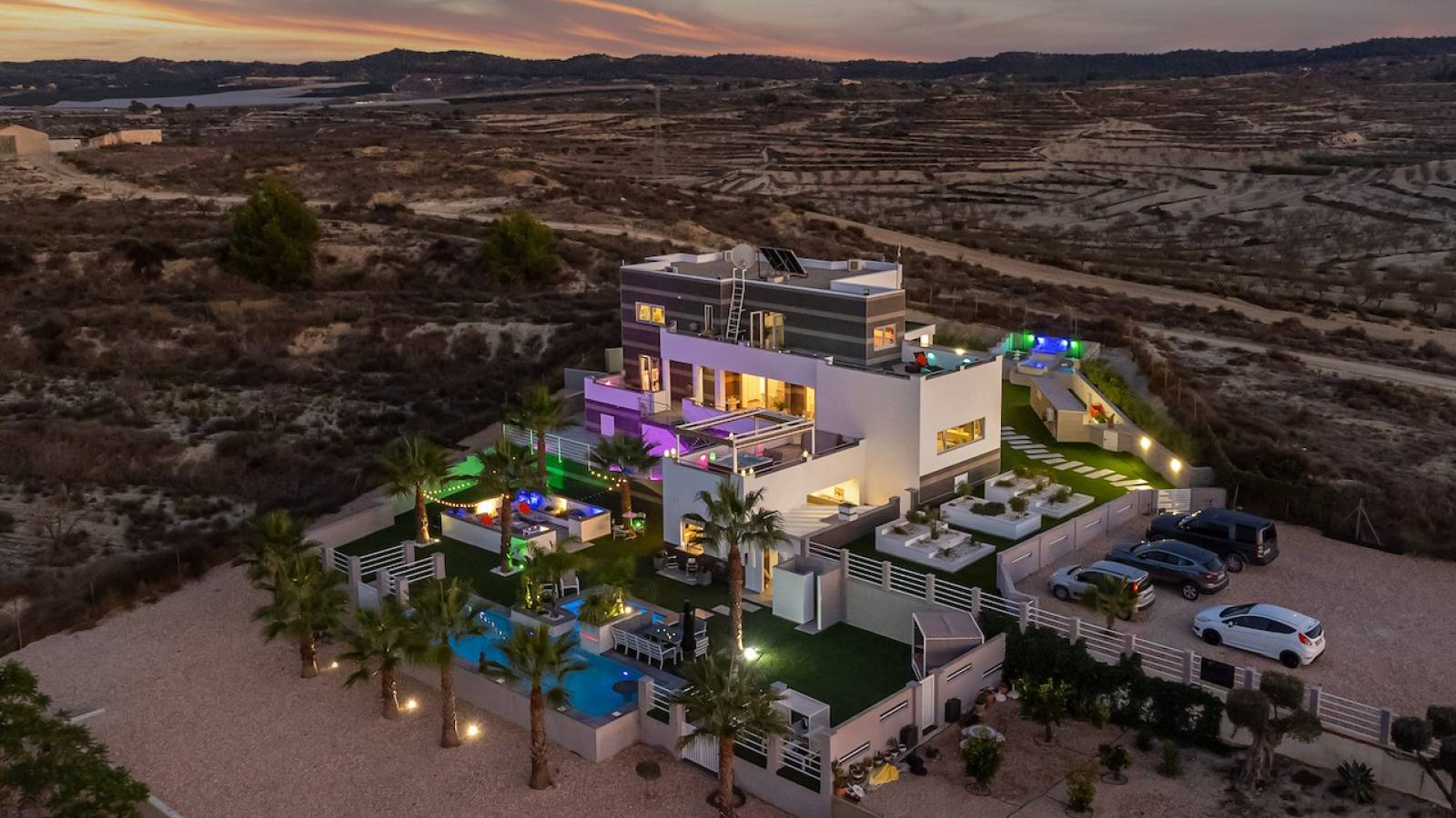 Nowy budynek -  - Orihuela