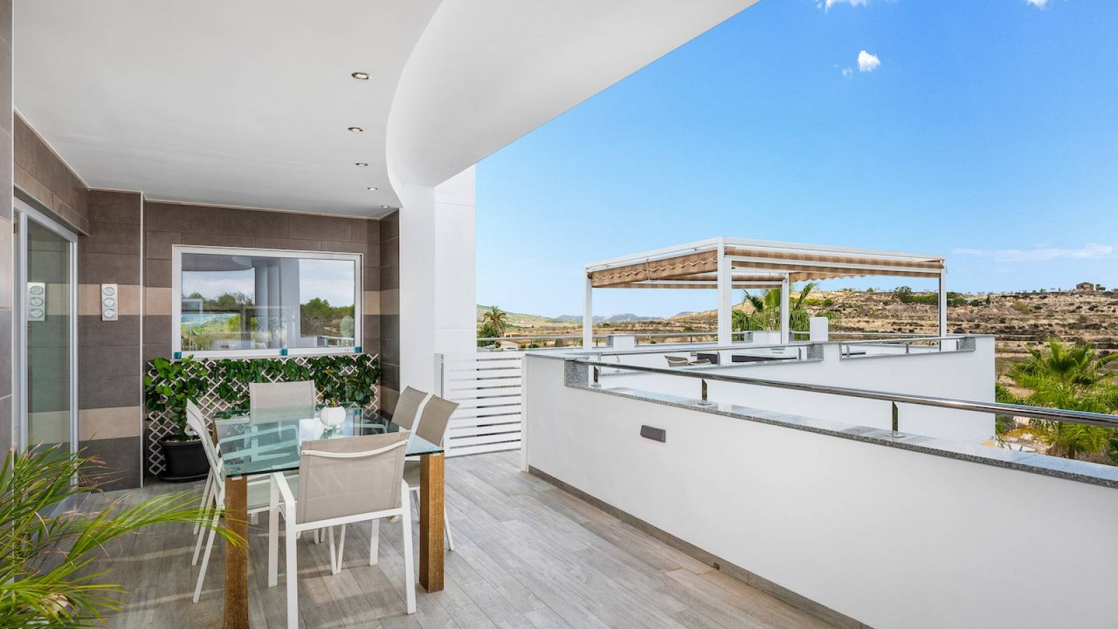 Nowy budynek -  - Orihuela