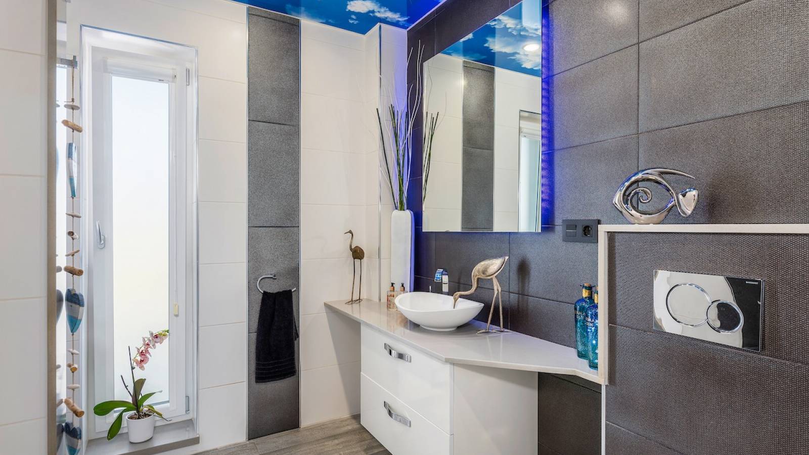 Nowy budynek -  - Orihuela