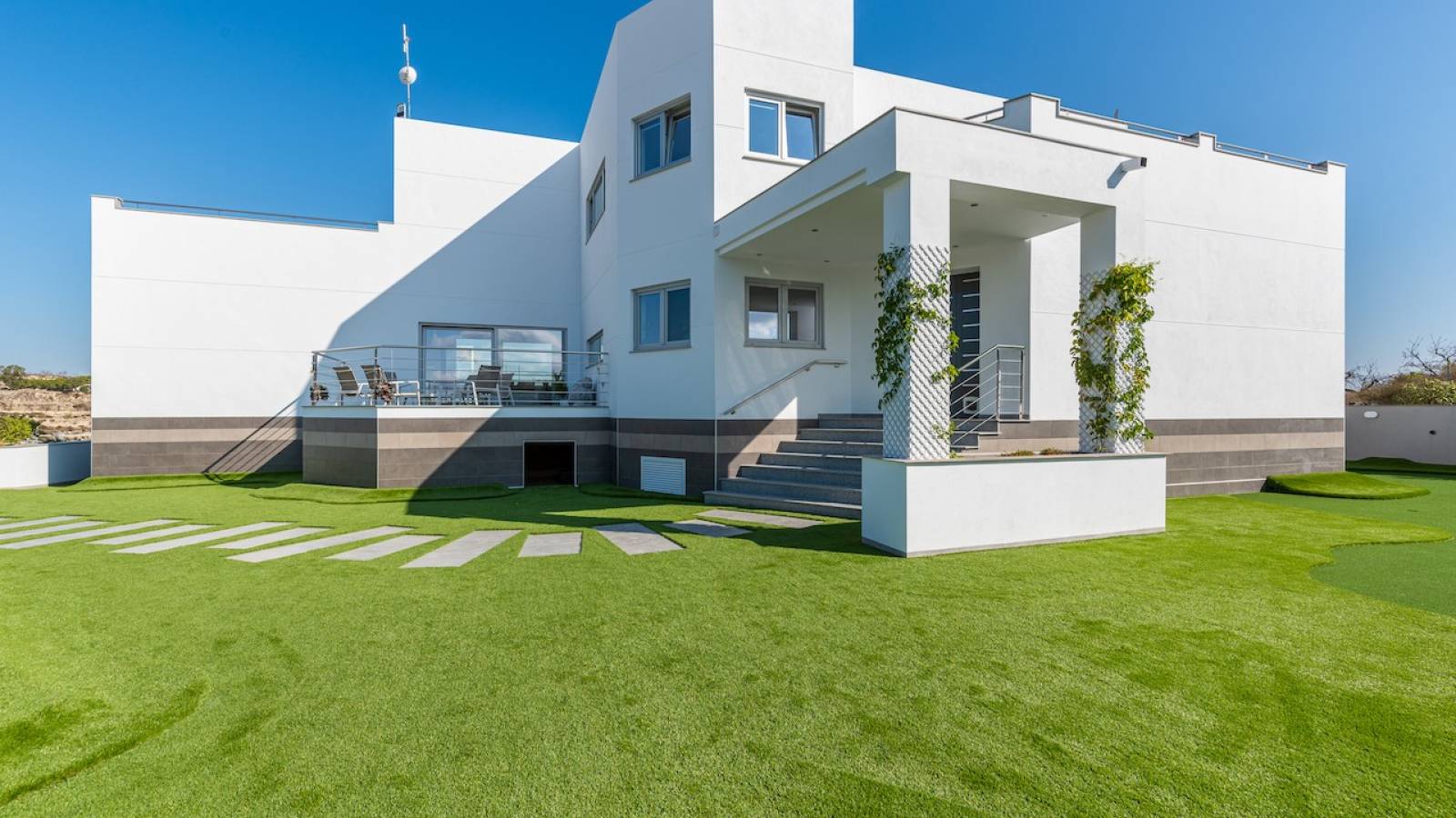 Nowy budynek -  - Orihuela