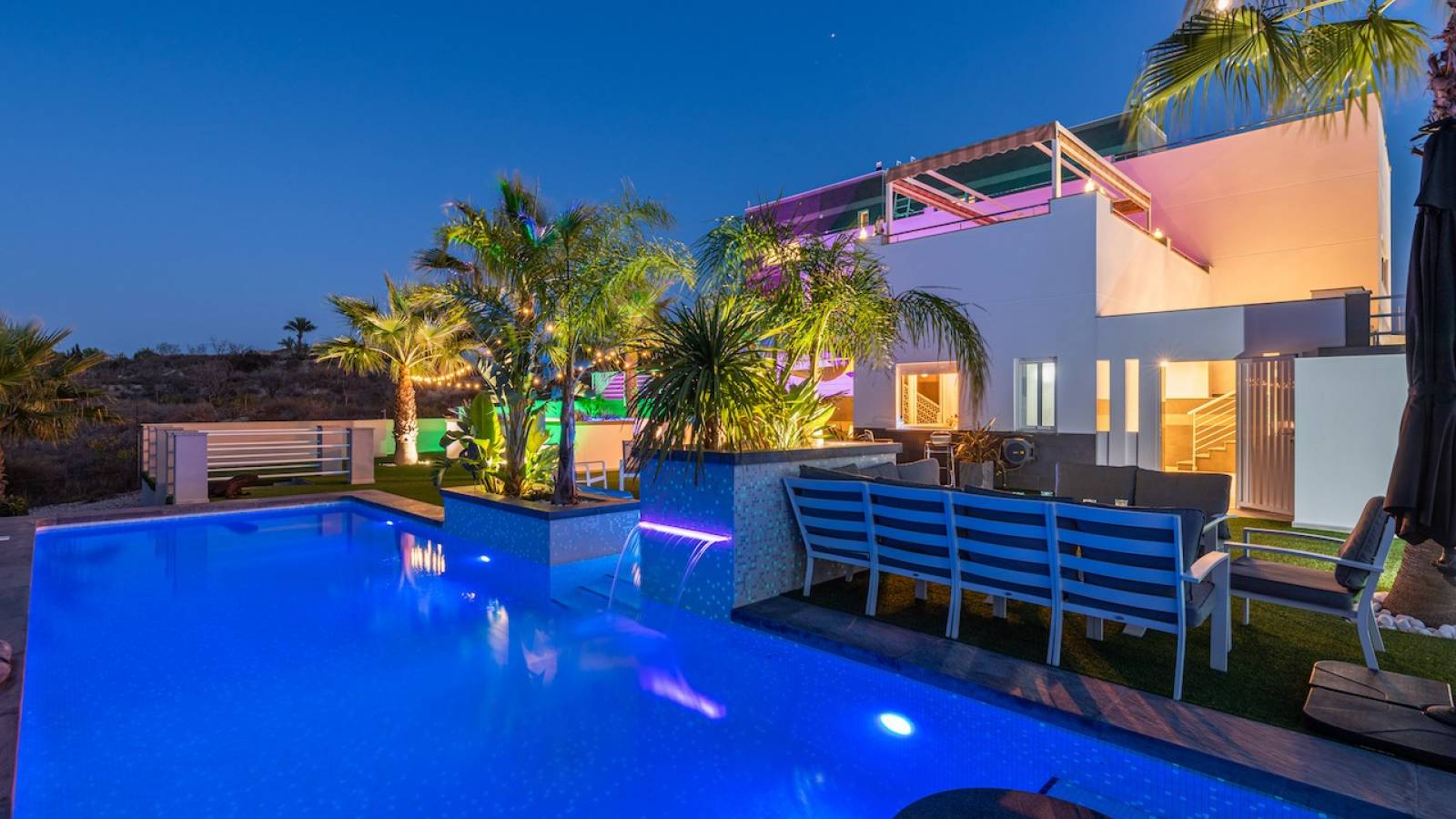 Nowy budynek -  - Orihuela