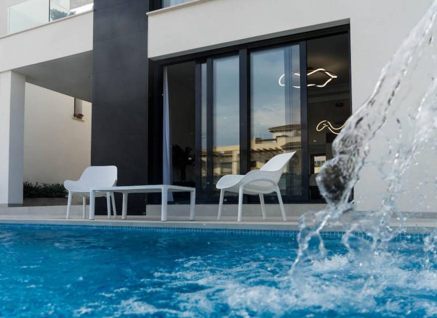 Nowy budynek - Villa - Punta Prima