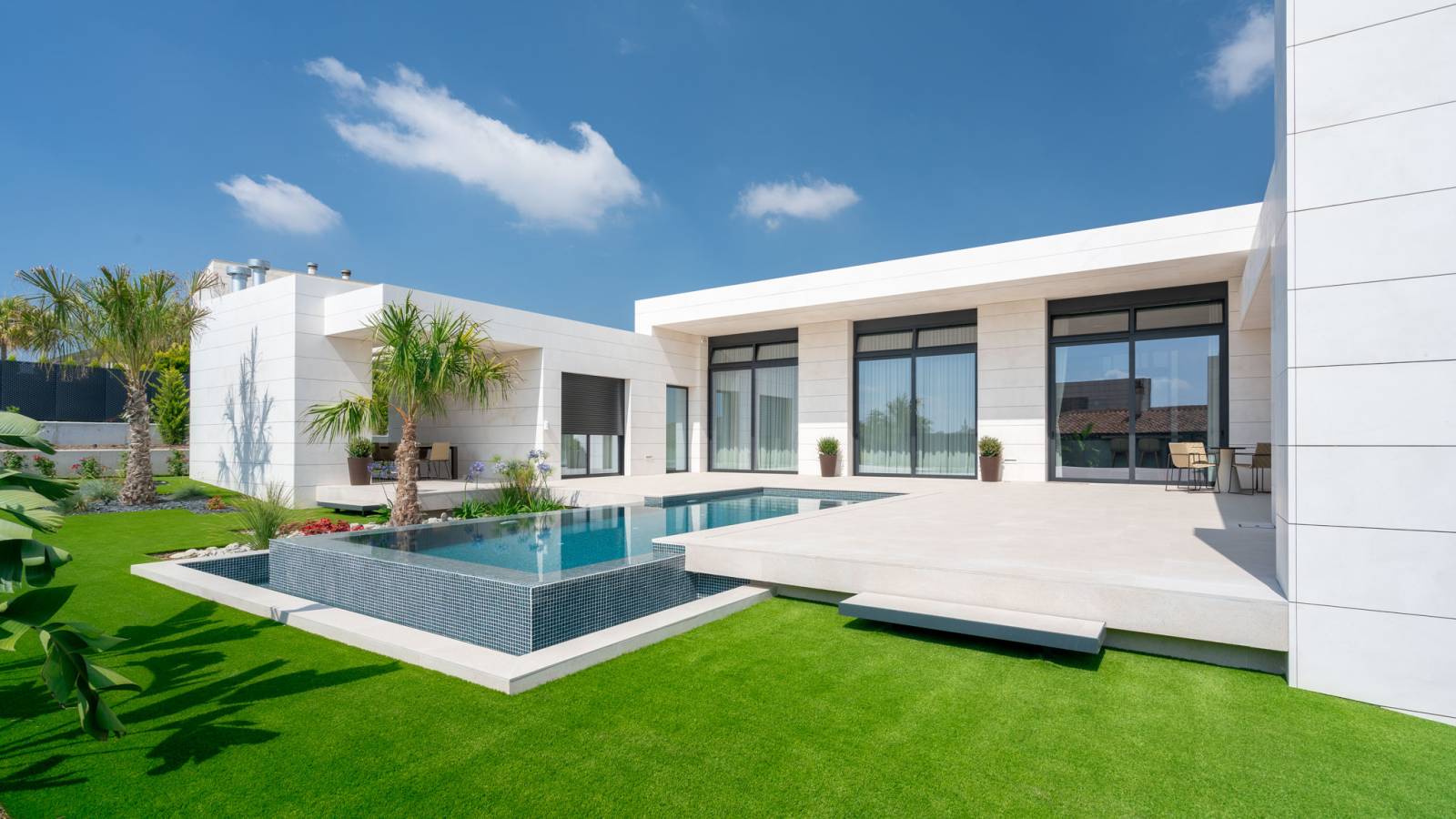 Nowy budynek - Villa - 