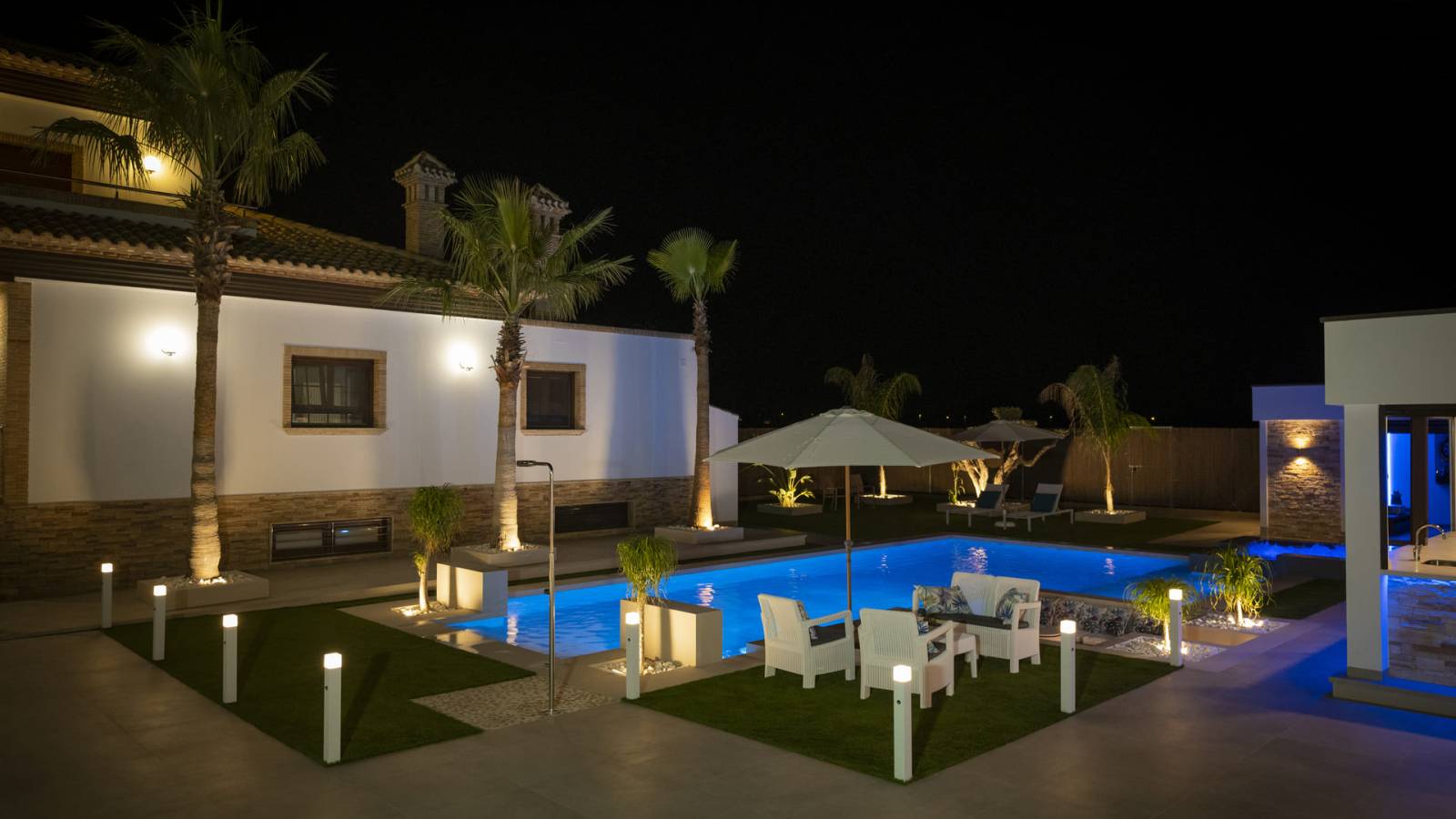 Nowy budynek - Villa - 