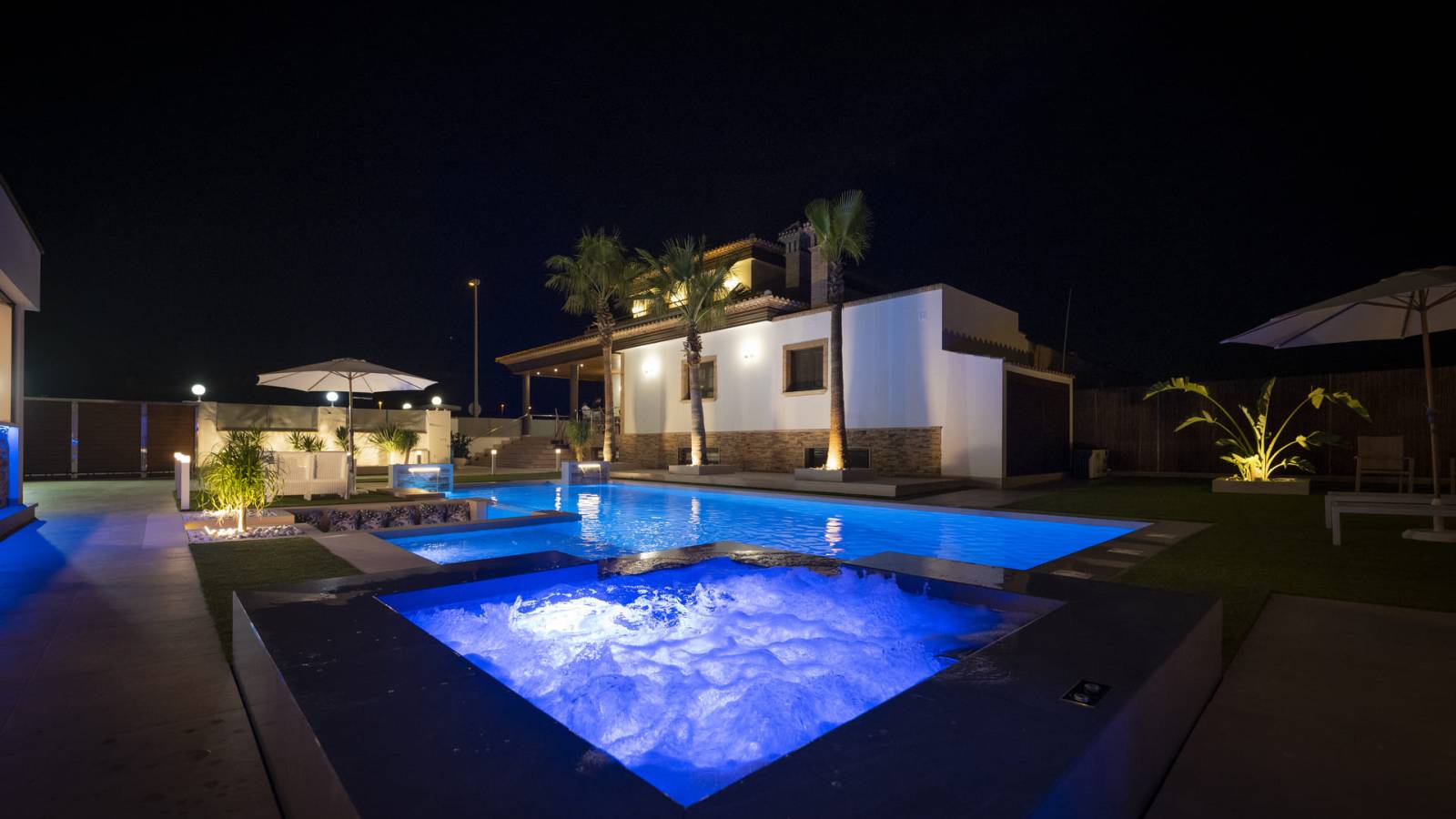 Nowy budynek - Villa - 