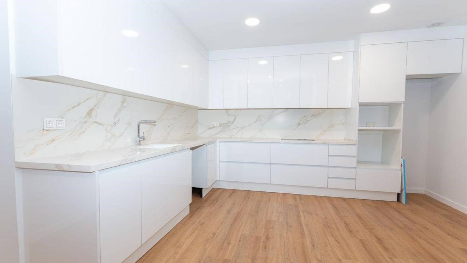 Odsprzedaż - Apartament - Los Montesinos