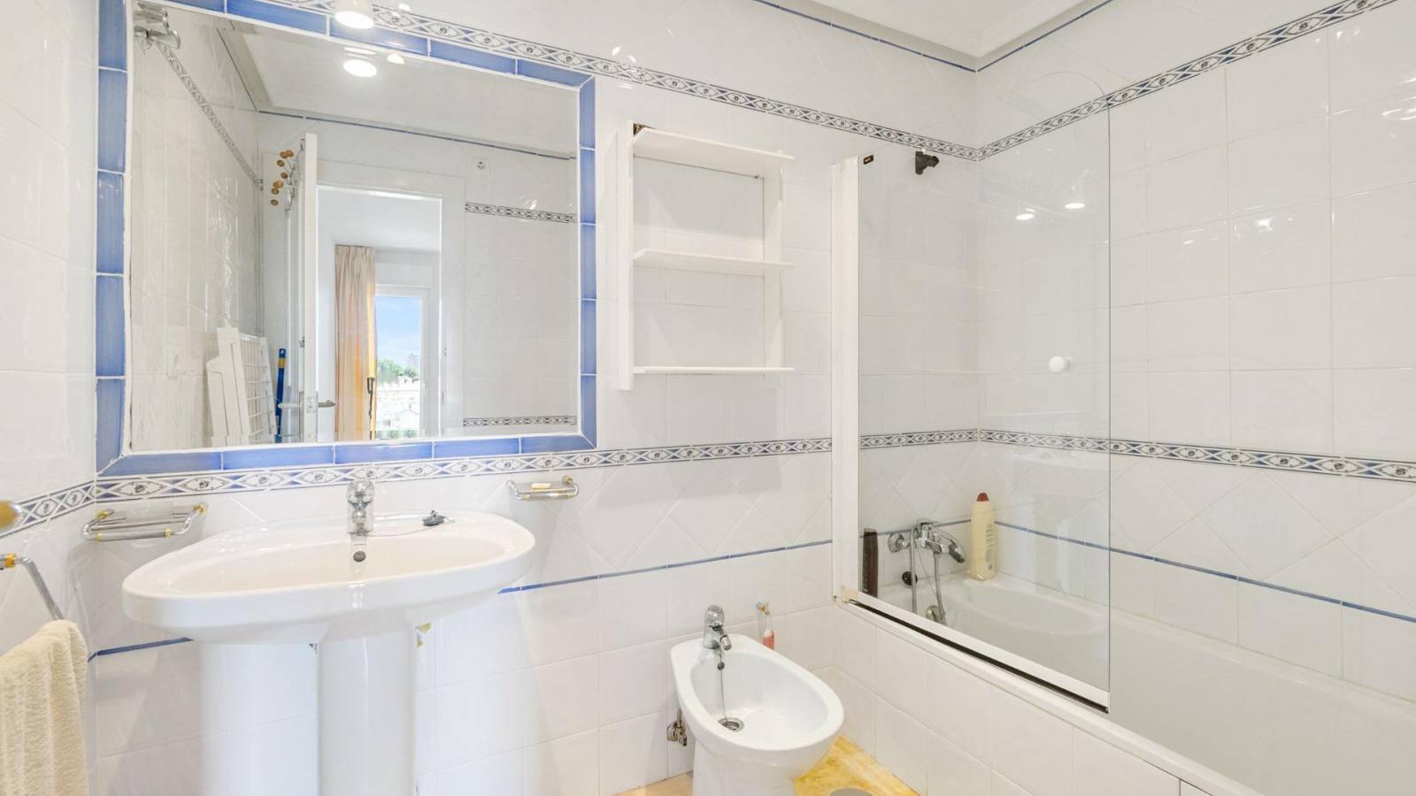 Odsprzedaż - Apartament - Orihuela - 