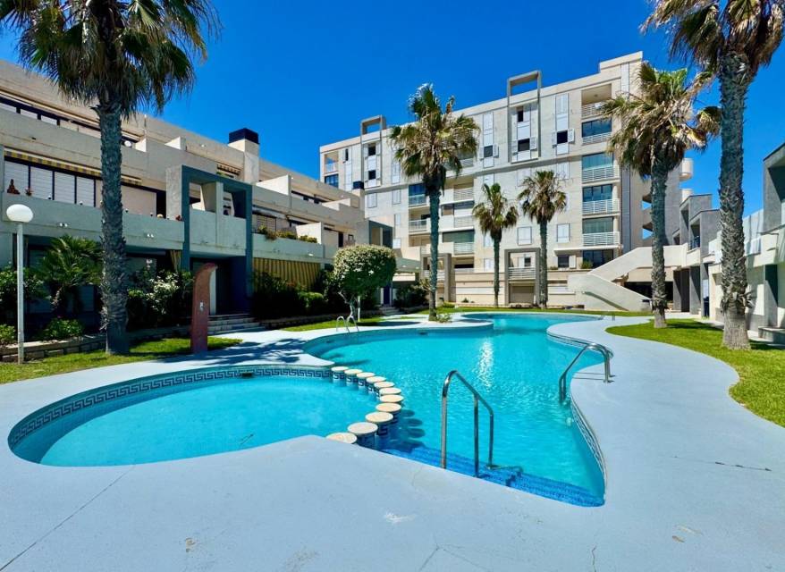 Odsprzedaż - Apartament - Torrevieja - 