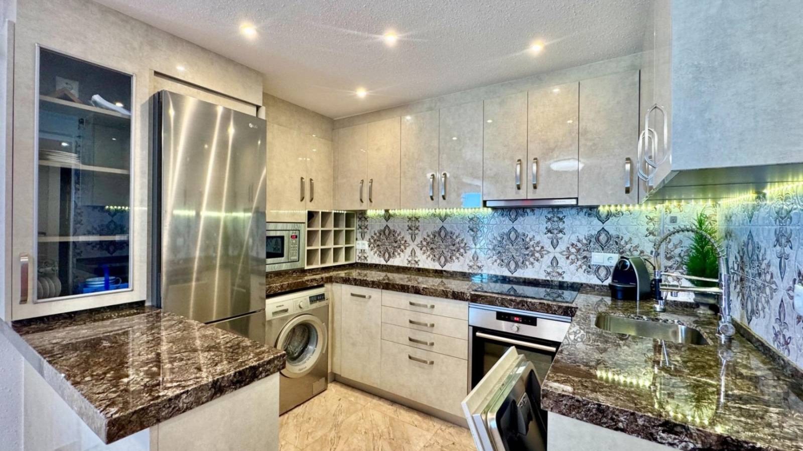 Odsprzedaż - Apartament - Torrevieja - 
