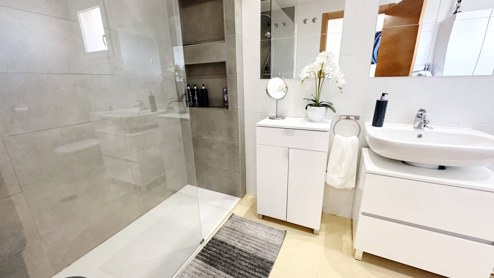 Odsprzedaż - Apartament - 