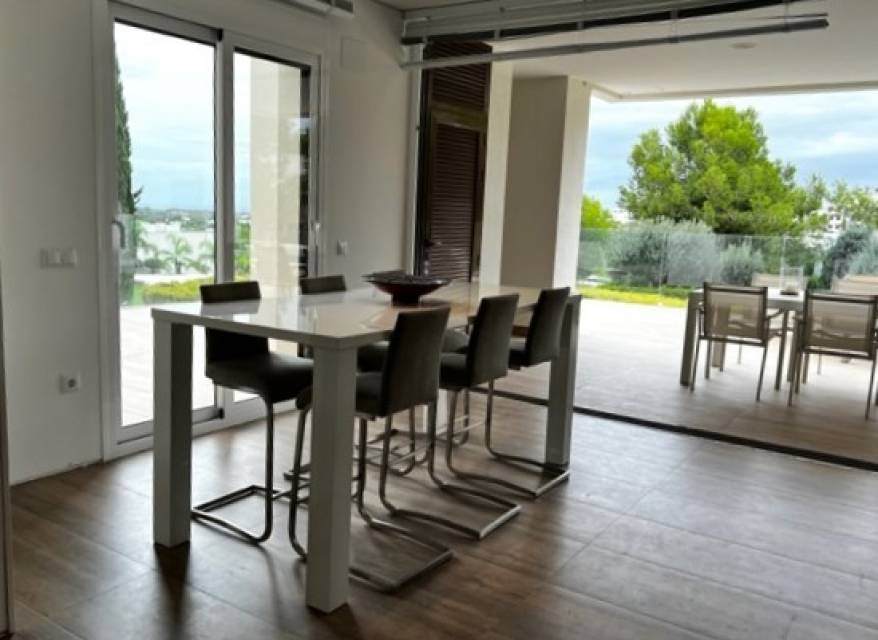 Odsprzedaż - Ground floor - Las Colinas