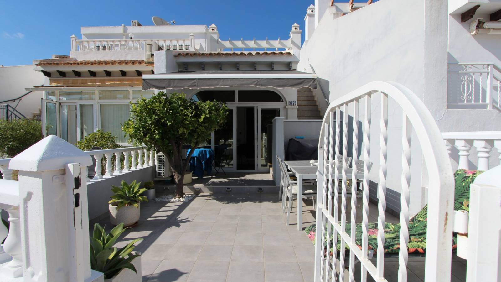 Odsprzedaż - Kamienica - Orihuela Costa - 
