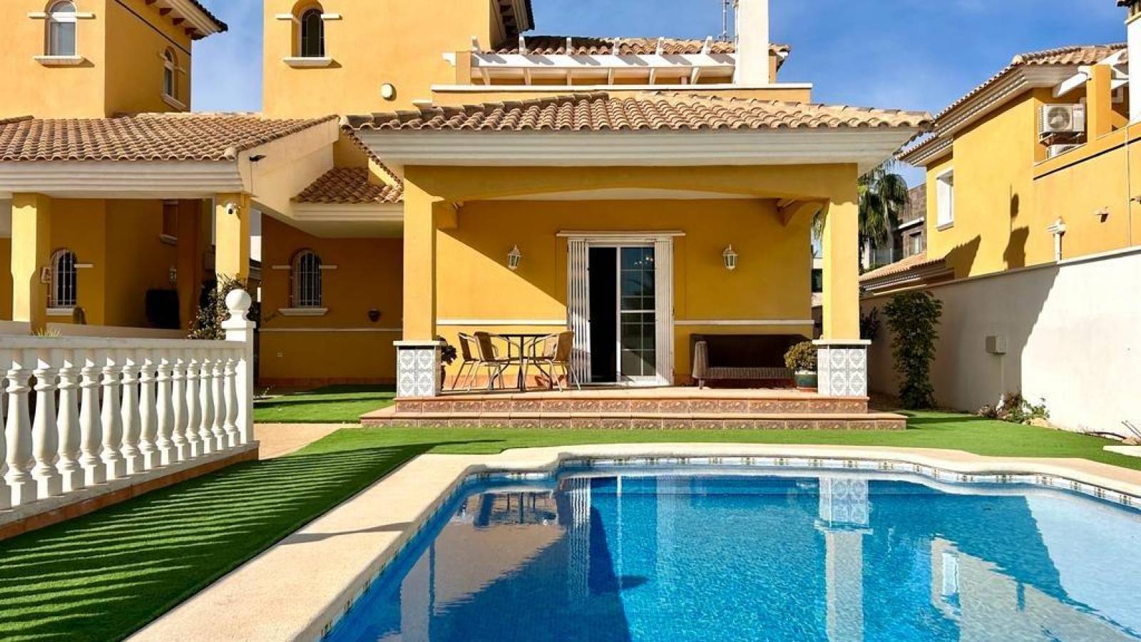 Odsprzedaż - Villa - Orihuela Costa - Cabo Roig