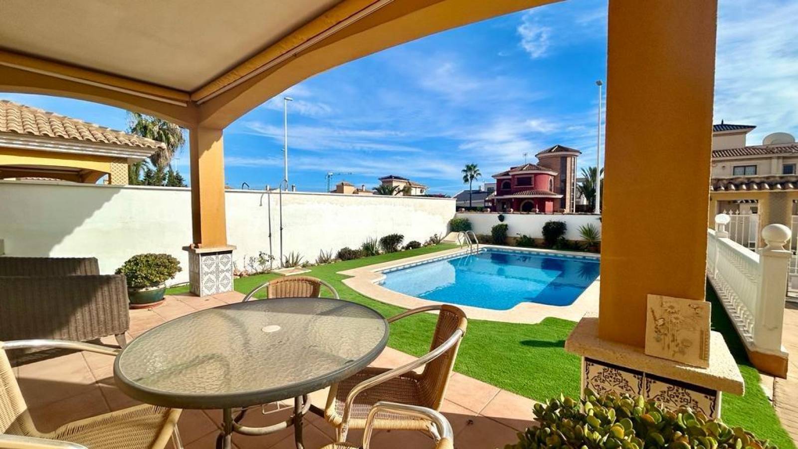 Odsprzedaż - Villa - Orihuela Costa - Cabo Roig