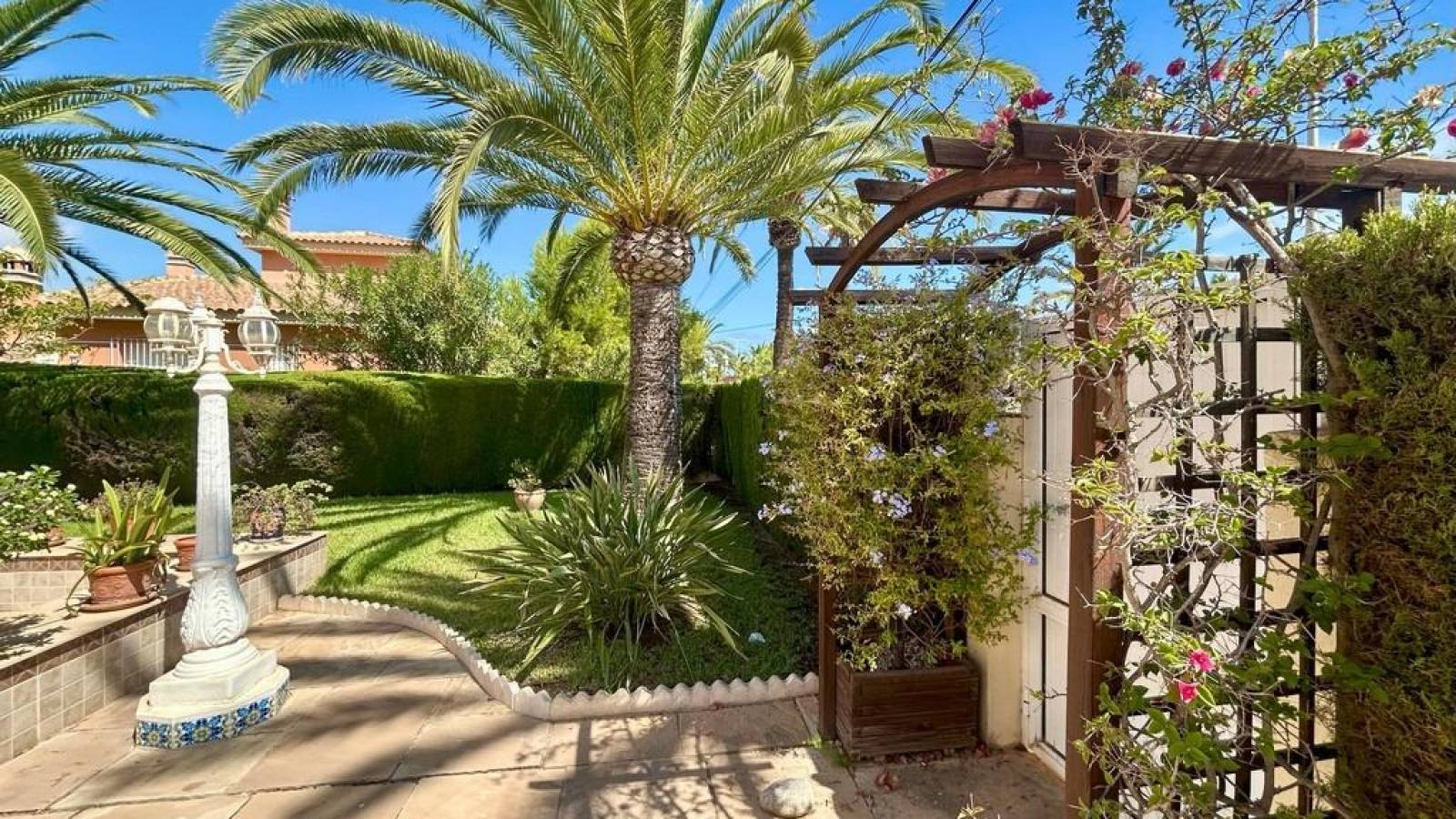 Odsprzedaż - Villa - Orihuela Costa - Cabo Roig