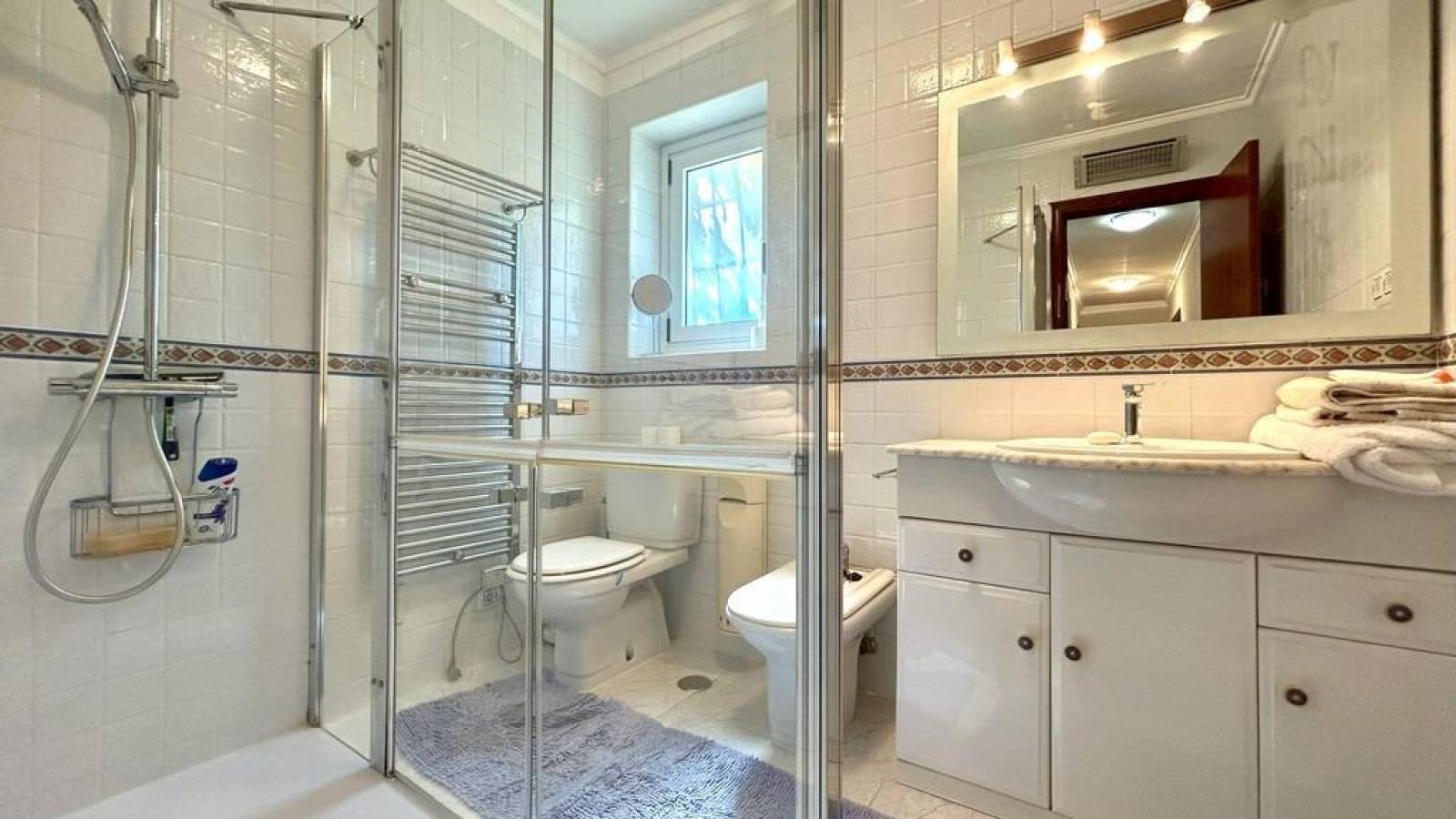 Odsprzedaż - Villa - Orihuela Costa - Cabo Roig