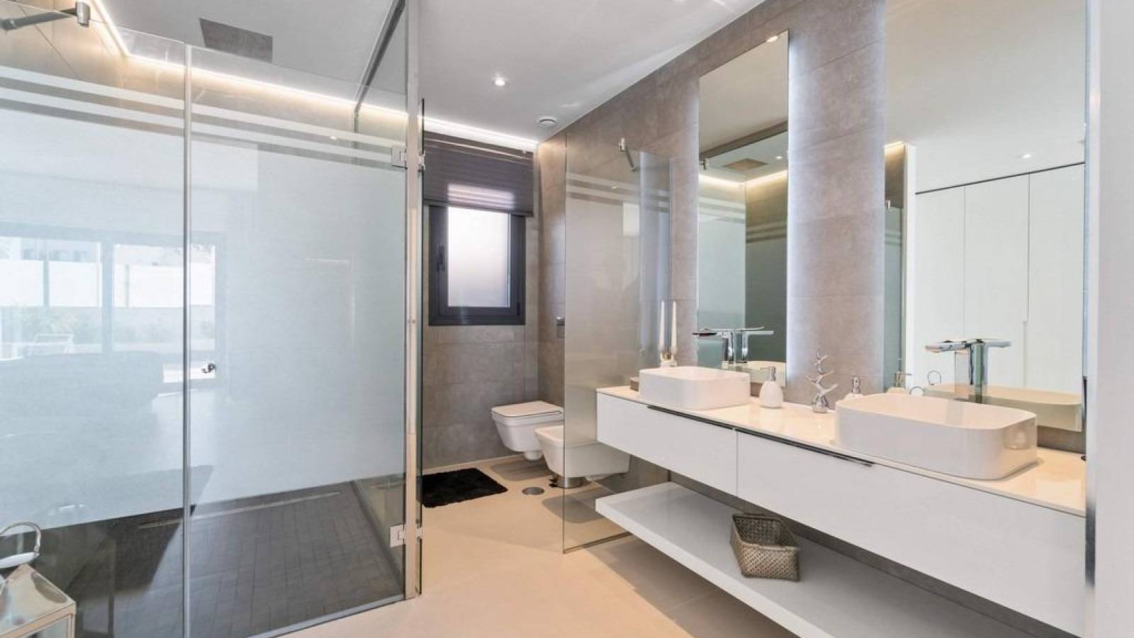 Odsprzedaż - Villa - Orihuela Costa - Campoamor