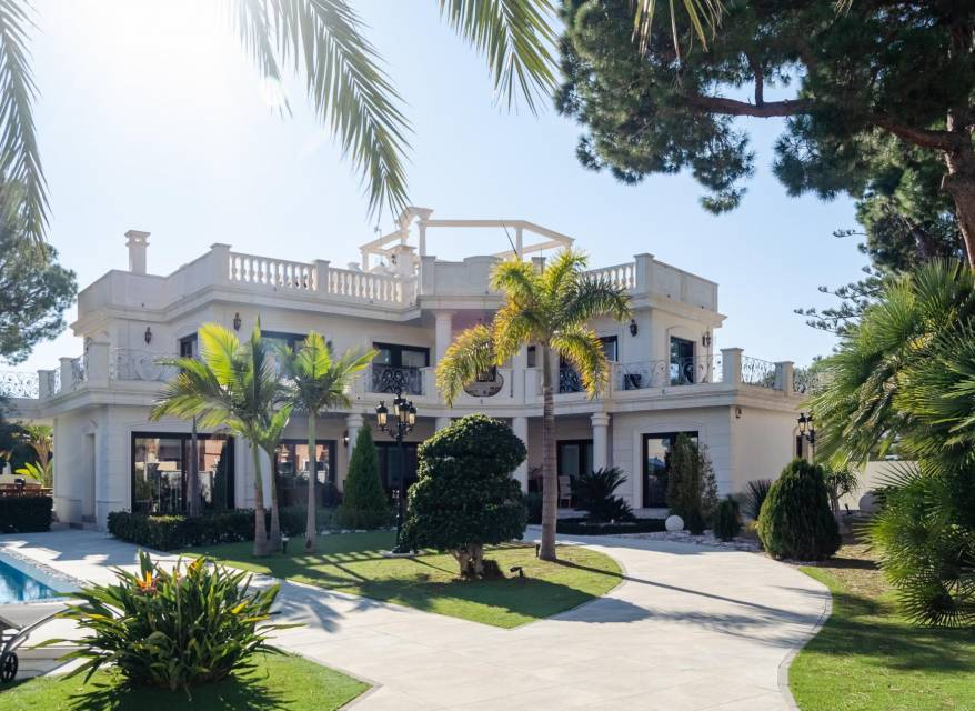 Odsprzedaż - Villa - Orihuela Costa - Campoamor