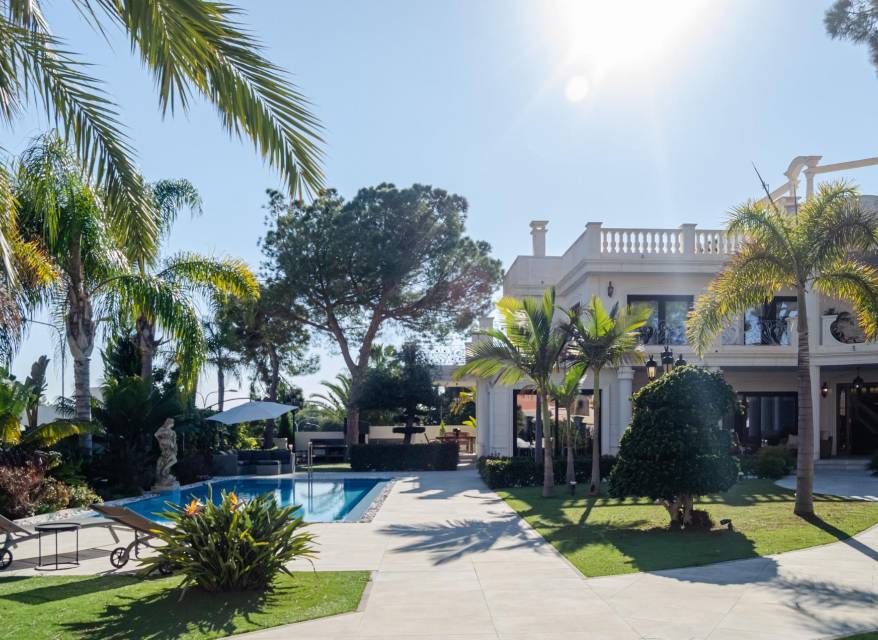 Odsprzedaż - Villa - Orihuela Costa - Campoamor