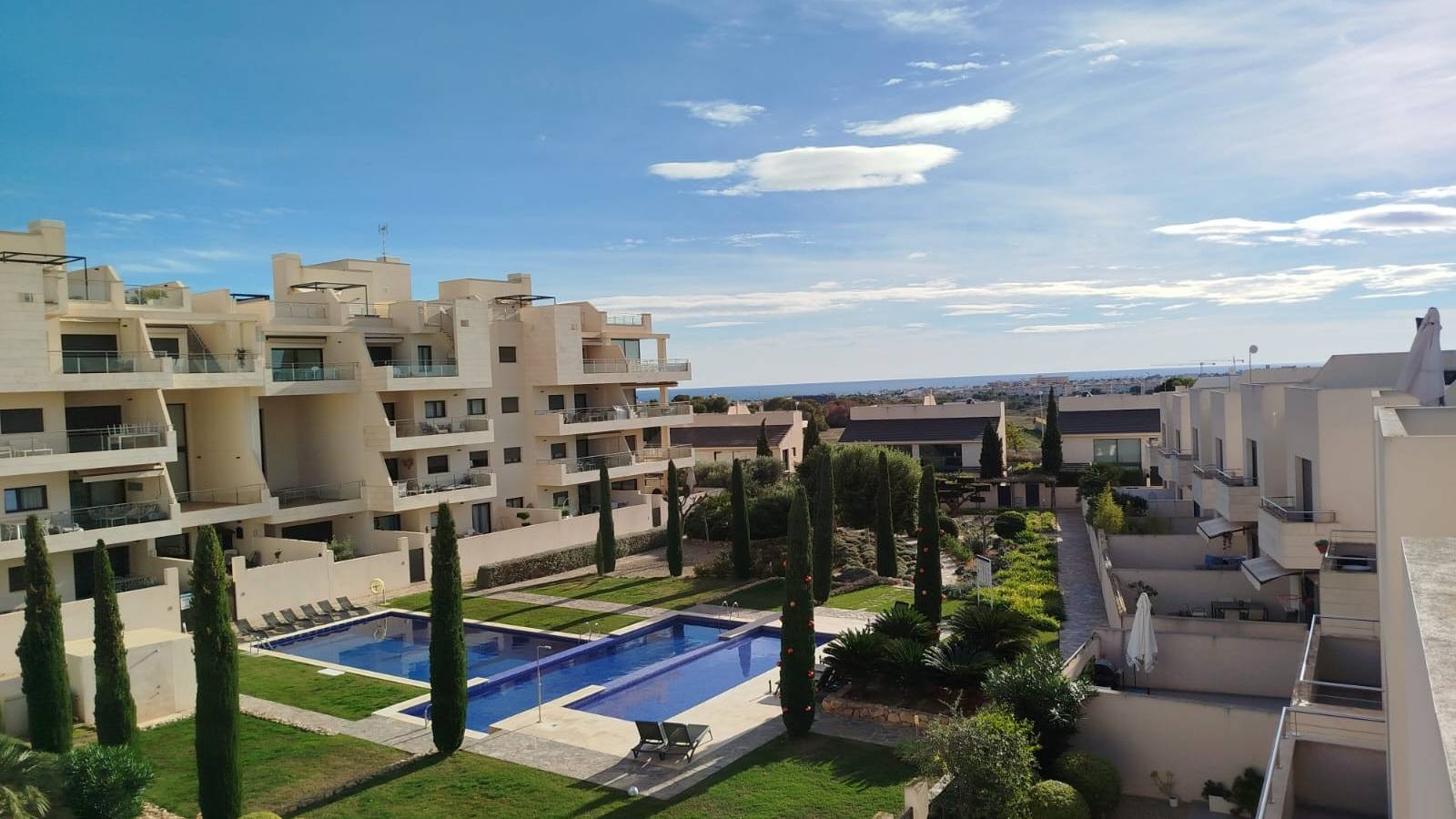 Odsprzedaż - Villa - Orihuela Costa - Los Dolses